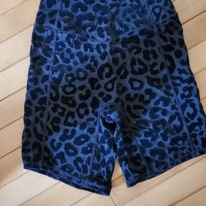 Black kingdom balance athletica lux shorts (small)